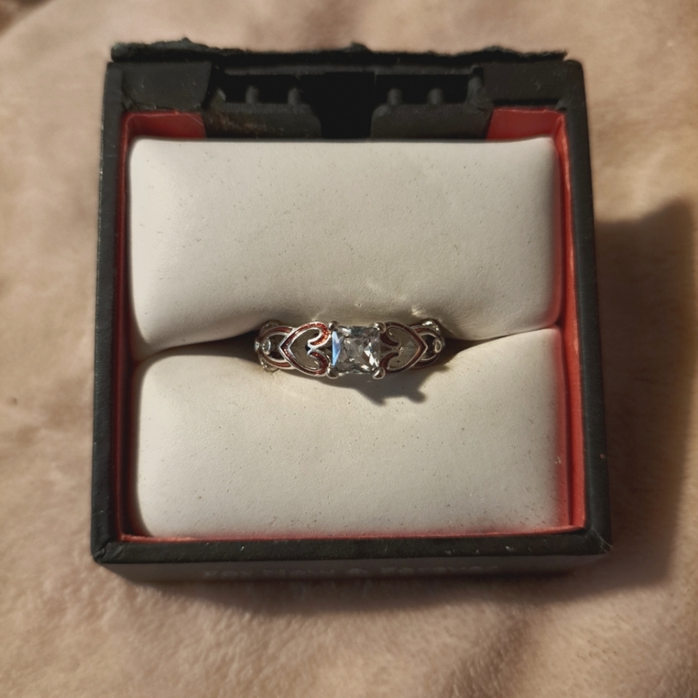 White stone heart ring